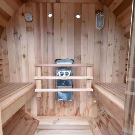 Holiday home Holiday Home In Zevenhuizen With Sauna